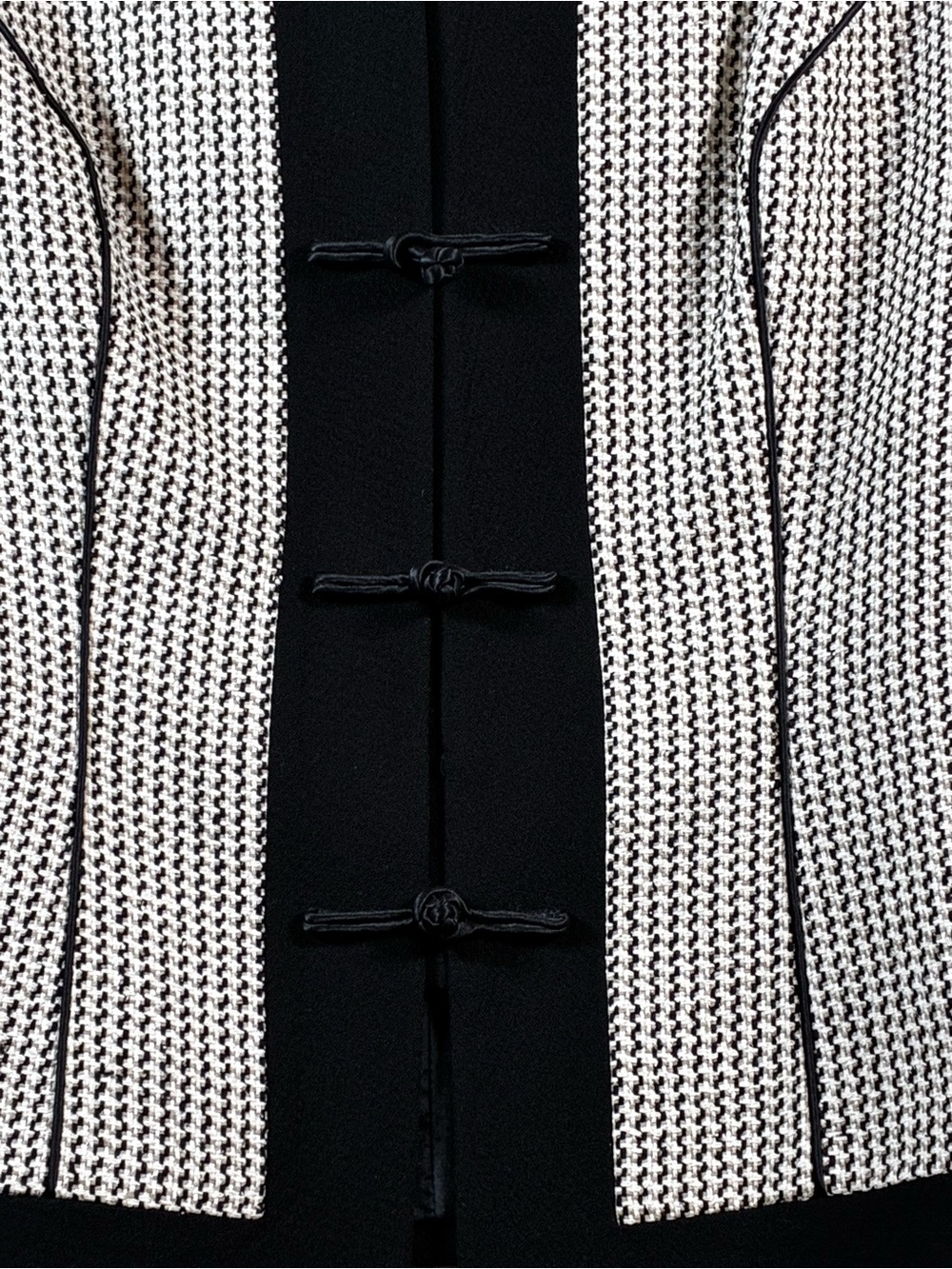 Custom Silk-Wool Suit Black & Creamy White Houndstooth Suit with Mandarin Collar - Picture 2 of 10